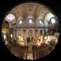 El Vendrell, Esgl�sia parroquial de Sant Salvador, Seitlicher Blick in die Kirche und auf die Orgel