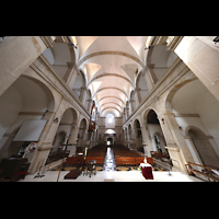 La Selva del Camp, Sant Andreu, Blick vom Altar ins Langhaus und zur Orgel