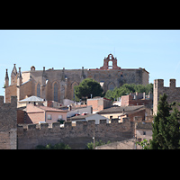 Montblanc, Santa Maria la Major, Blick �ber die Stadtmauer auf die Kirche (Nordseite)