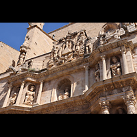 Montblanc, Santa Maria la Major, Figuren �ber dem Hauptportal