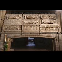 Poblet, Monestir de Santa Maria, K�nigsgr�ber aus dem 14. und 15. Jahrhundert, Epistelseite