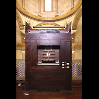 Tarragona, Catedral, Capilla de la Virgen del Claustro, Spieltisch und Orgel von hinten; oben die Balganlage