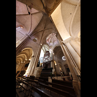 Tarragona, Catedral de Santa Tecla, Blick vom s�dlichen Querhaus zur Orgel und ins Vierungsgew�lbe