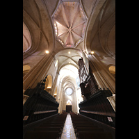 Tarragona, Catedral de Santa Tecla, Blick von der Vierung zur Orgel und in die Kuppel