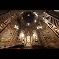 Tarragona, Catedral de Santa Tecla, Capilla de Santa Tecla aus Jaspis und Marmor mit Reliquie des Arms der Hl. Tecla