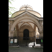 London, Temple Church, Hauptportal in der Rundkirche