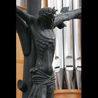 Köln, St. Kunibert, Kruzifix mit Orgel