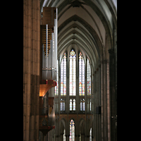 Köln, Dom St.Peter und Maria (Chor- / Marienorgel), Blick vom Domumgang auf die Hochdrucktuben und die Langhausorgel