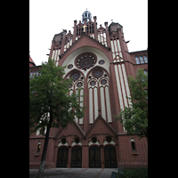 Berlin (Wilmersdorf), Heilig-Kreuz-Kirche, Fassade