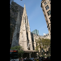 New York (NY), St. Patrick's Cathedral, Außenansicht
