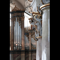 Bad Staffelstein - Vierzehnheiligen, Wallfahrts-Basilika (Chororgel), Blick von der Seitenempore zur Orgel