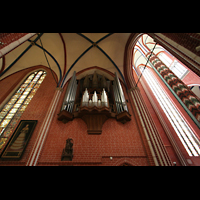 Bad Doberan, Münster, Orgel und Langhauswand
