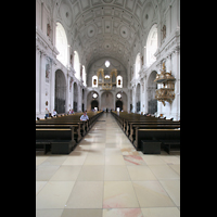 München, Jesuitenkirche St. Michael (ehem. Hofkirche), Innenraum / Hauptschiff in Richtung Orgel