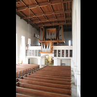 Memmingen, St. Josef, Innenraum / Hauptschiff in Richtung Orgel