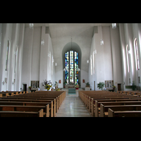 Memmingen, Pfarrkirche Mariä Himmelfahrt, Innenraum / Hauptschiff in Richtung Chor