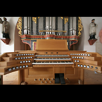 Immenstadt (Allgäu), St. Nikolaus, Spieltisch mit Orgel
