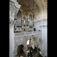 St. Florian (bei Linz), Stiftskirche, Hauptorgel vom Seitenumgang aus