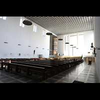Dülmen, Heilig-Kreuz-Kirche, Innenraum mit Orgel seitlich