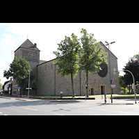 Dülmen, Heilig-Kreuz-Kirche, Außenansicht von der Fassade aus gesehen