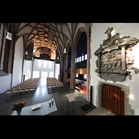 Stuttgart, Hospitalkirche, Altarraum mit Epitaph und Blick zur Orgel