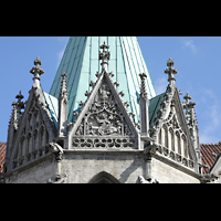 Braunschweig, St. Martini, Reich verzierte gotische Giebel der Annenkapelle