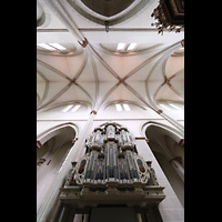 Braunschweig - Riddagshausen, Klosterkirche St. Mariae, Orgel mit Blick ins Gewölbe