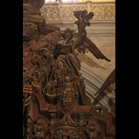 Sevilla, Catedral (Hauptorgel), Rechts-mittlerer Engel auf dem Gehäuse der Epistelorgel