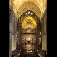 Sevilla, Catedral (Hauptorgel), Chorraum mit Hochaltar und Orgeln