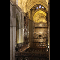 Sevilla, Catedral (Hauptorgel), Hochaltar und Evangelienorgel