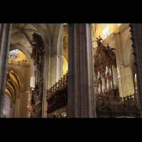 Sevilla, Catedral (Hauptorgel), Blick aufs hintere Gehäuse der Epistelorgel und zur Evangelienorgel