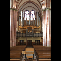 Berlin, St. Ludwig, MIDI-Spieltisch im Chorraum mit Blick zur Orgel