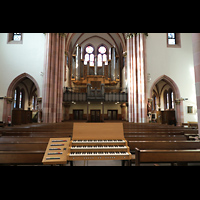 Berlin (Wilmersdorf), St. Ludwig, MIDI-Spieltisch im Chorraum mit Blick zur Orgel