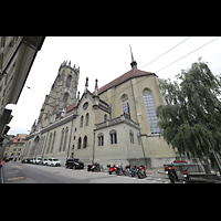 Fribourg (Freiburg), Cathédrale Saint-Nicolas (Chororgel), Außenansicht schräg vom Chor aus