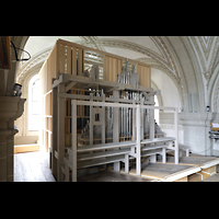 Luzern, Hofkirche St. Leodegar (Große Orgel mit Echowerk), Echowerk, davor der nicht schwellbare Teil der Abteilung 2, unten die Bälge