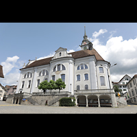 Schwyz, St. Martin, Ansicht vom Hauptplatz aus