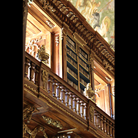 Praha (Prag), Klášter Bazilika Nanebevzetí Panny Marie (Klosterkirche), Hauptorgel, Bibliothek Strahov, theologische Abteilung, obere Etage links