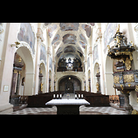Praha (Prag), Klášter Bazilika Nanebevzetí Panny Marie (Klosterkirche), Hauptorgel, Innenraum in Richtung Hauptorgel