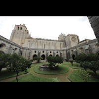 Évora (Evora), Catedral, Blick durch das Kreuzgangsgewölbe auf die Kathedrale