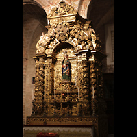 Évora (Evora), Catedral, Vergoldeter Seitenaltar im hauptschiff