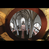 Görlitz, St. Peter und Paul, Blick durch eine der aufgeklappten Sonnen in die Kirche