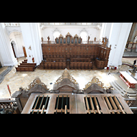 Weingarten, Basilika St. Martin - Große Orgel, Blick von oben auf die Chororgel (unten) und den südlichen Prospektteil (oben)