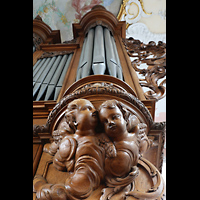 Arlesheim, ehem. Dom, Geschnitzte Figuren unter dem rechten Pfeifenturm
