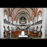 Berlin - Weißensee, St. Josef, Blick über den Altar zur Orgel