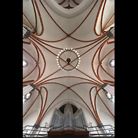 Berlin - Weißensee, St. Josef, Blick auf die Orgel und ins Gewölbe