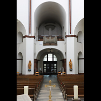 Berlin - Spandau, St. Marien (Maria, Hilfe der Christen), Blick ber den Altar zur Orgel