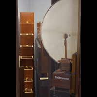 Berlin, Musikinstrumenten-Museum, Wurlitzer-Orgel - Basstrommel und Pedalpfeifen