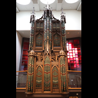 Berlin (Tiergarten), Musikinstrumenten-Museum - Regal, Gray-Orgel von unten