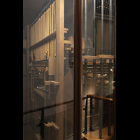 Berlin (Tiergarten), Musikinstrumenten-Museum - Nürnberger Positiv, Gray-Orgel - Blick auf die mechanische Traktur und Registermechanik