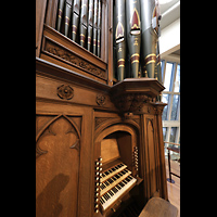 Berlin (Tiergarten), Musikinstrumenten-Museum - Marcussen-Orgel, Gray-Orgel mit Spieltisch seitlich