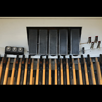 Berlin (Tiergarten), Musikinstrumenten-Museum - Marcussen-Orgel, Wurlitzer-Orgel - Pedal, Schweller und Fußtritte